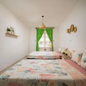 Отель Hy Local Budget - 5 Mins Walk To Ancient Town